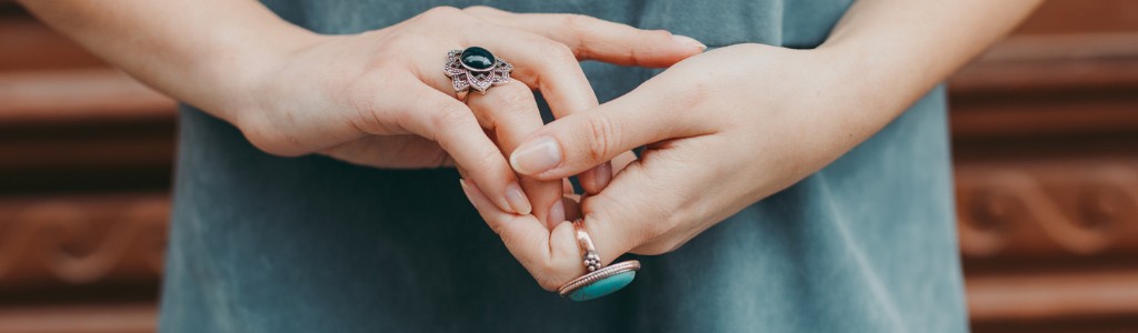 Que deviennent les pierres précieuses et perles au moment de la vente de bijoux en or ?