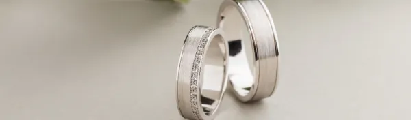 Or blanc, platine, argent : bien les différencier